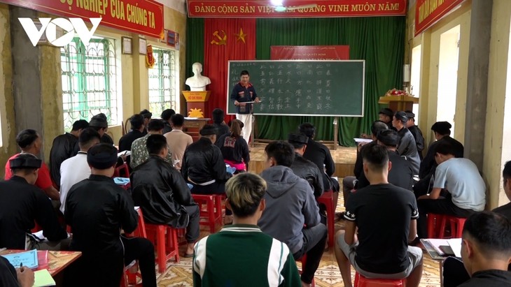 La escritura Nom de los Dao, alfabetizar para preservar la identidad cultural