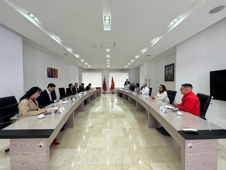 Diplomacia partidista contribuye a profundizar las relaciones tradicionales entre Vietnam y Venezuela