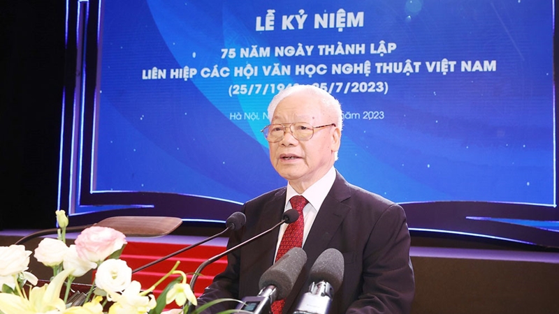 Escritores y artistas acompañan el desarrollo socioeconómico del país