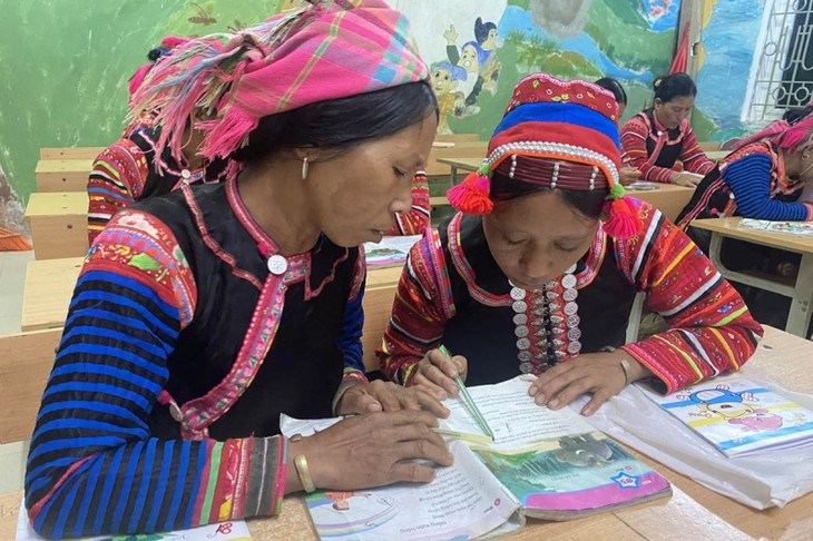 Brilla la luz del saber en Can Ho