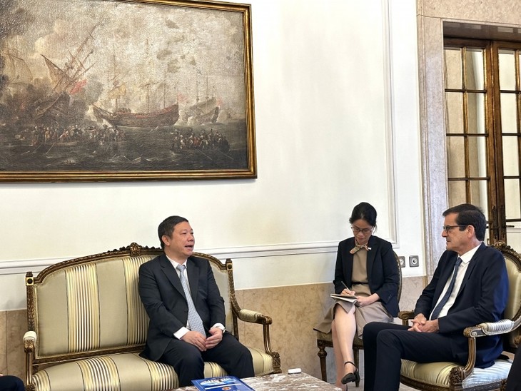 Fortalecen la cooperación entre Ciudad Ho Chi Minh y Oporto de Portugal