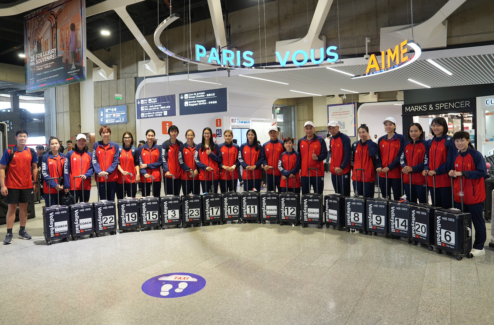 El equipo de voleibol femenino de Vietnam llega a Francia para la Copa Challenger 2023
