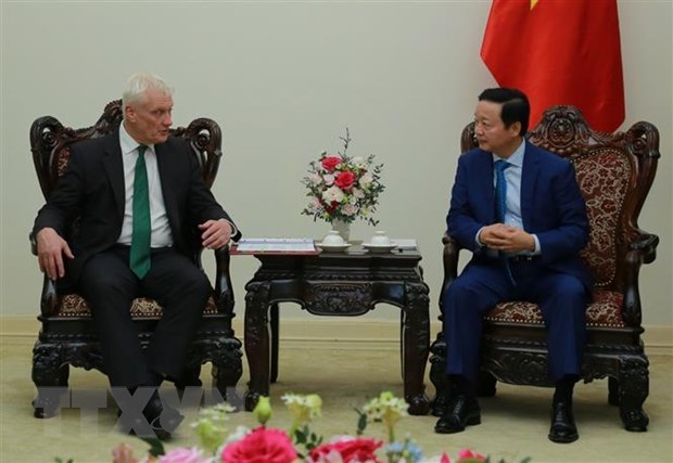 Vietnam espera conocer la experiencia británica en el desarrollo de energías renovables