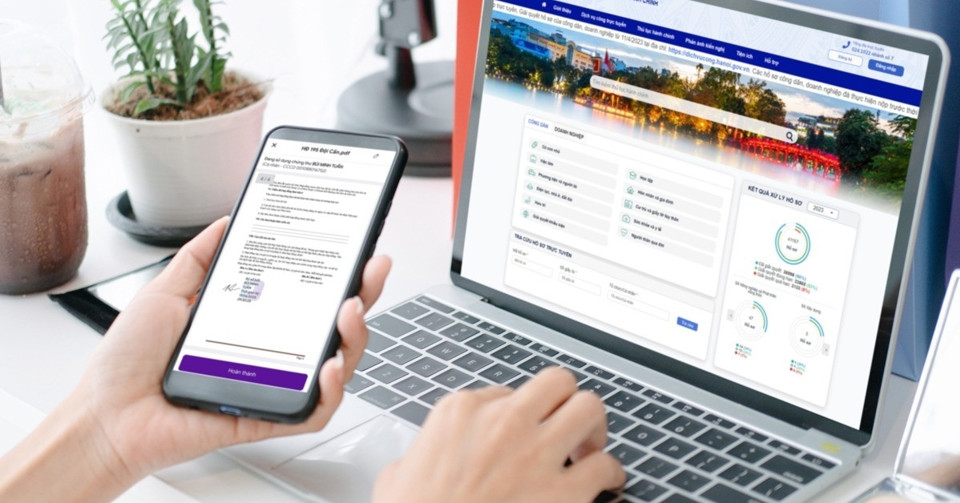 Hanói renuncia a tarifas por servicios públicos en línea hasta 2025