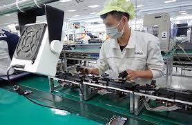 Vietnam atrae más de 16 mil millones de dólares de inversión extranjera en siete meses