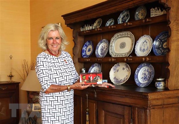 Mujer belga lleva 10 años dedicada en cuerpo y alma a víctimas vietnamitas de dioxina