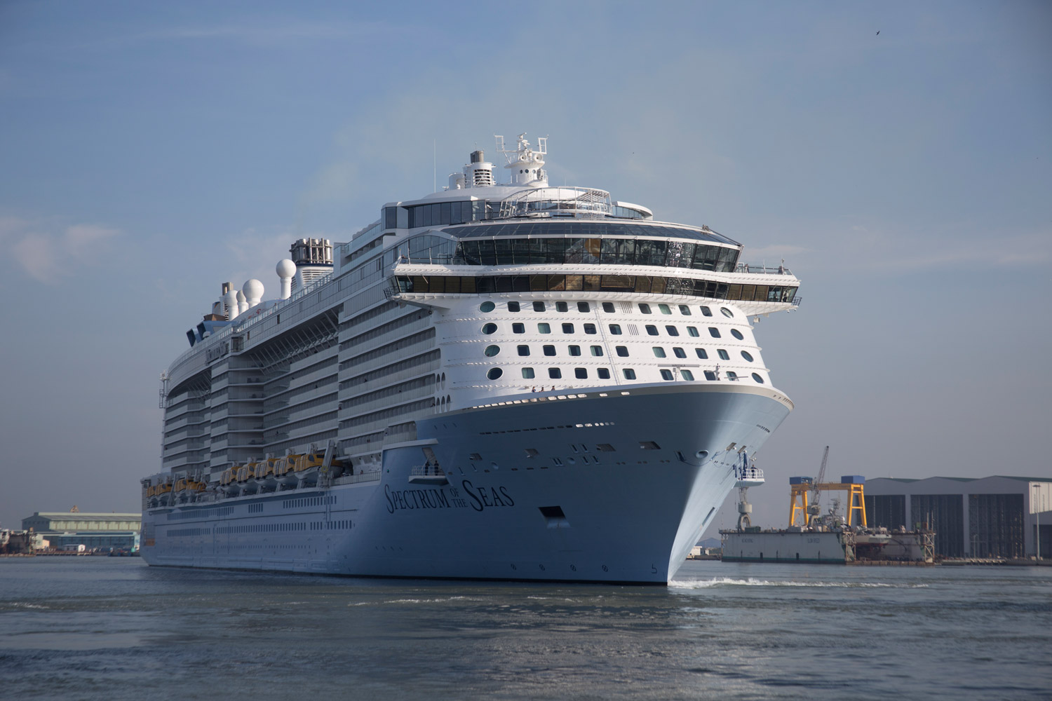 El mayor crucero de Asia regresa a Nha Trang