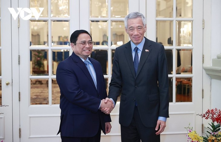 Primer Ministro de Singapur visita Vietnam Hacia un nuevo nivel de las relaciones bilaterales