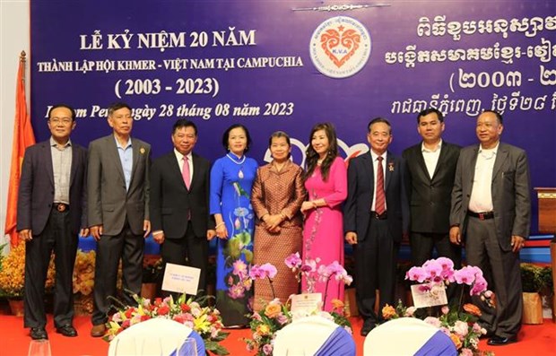 Celebran 20º aniversario de Asociación Khmer-Vietnam en Camboya