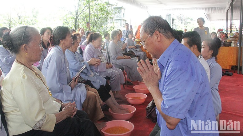 La comunidad vietnamita en Laos celebra el Festival Vu Lan
