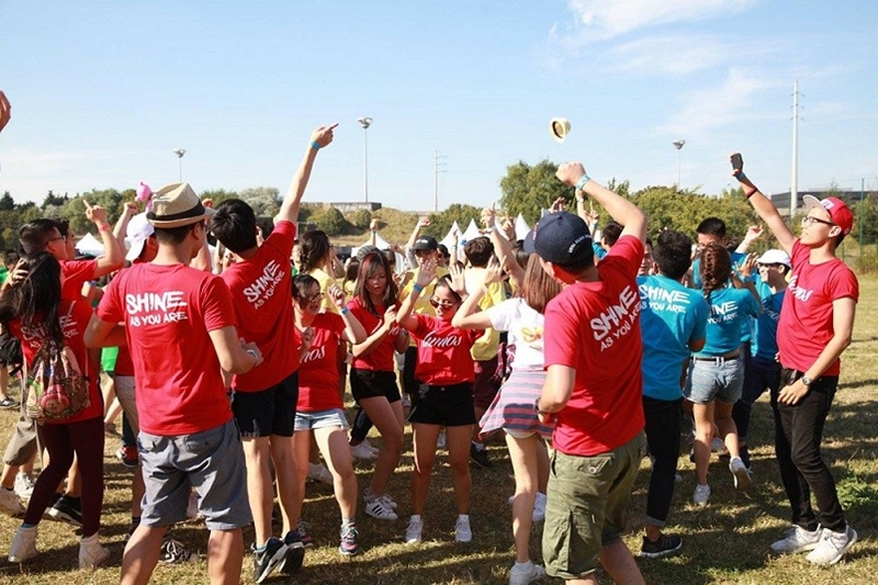 Jóvenes y estudiantes vietnamitas en Europa celebran el Festival de 2023