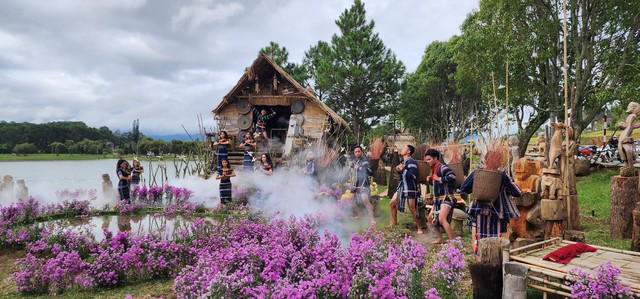 Desfile de moda cuenta historias sobre Da Lat