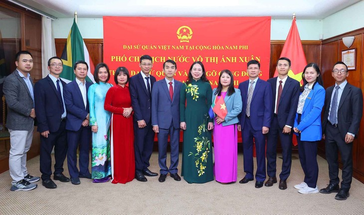 Vicepresidenta de Vietnam se reúne con representantes de empresas sudafricanas