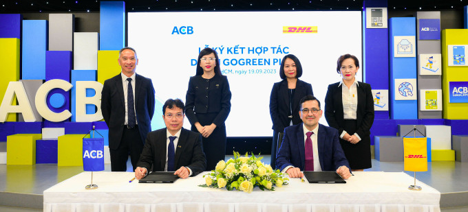 Acuerdo entre ACB y DHL Express para reducir las emisiones de carbono en los servicios internacionales de transporte urgente