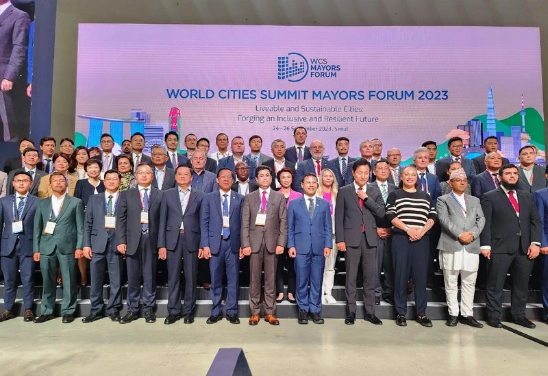 Da Nang asiste al Foro de Alcaldes de la Cumbre Mundial de Ciudades 2023 en Corea del Sur