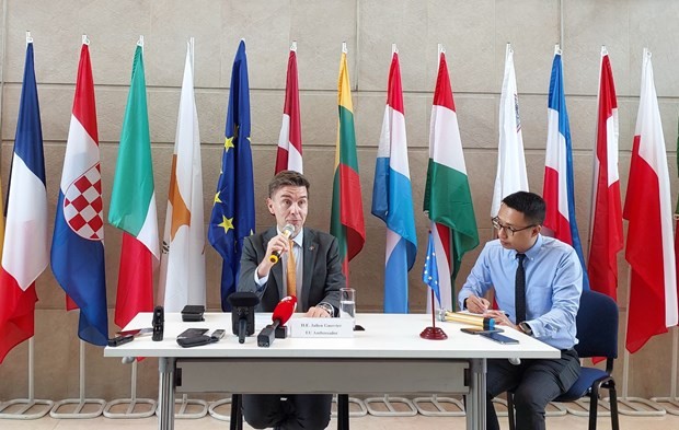 La Unión Europea aboga por mantener la asociación confiable con Vietnam