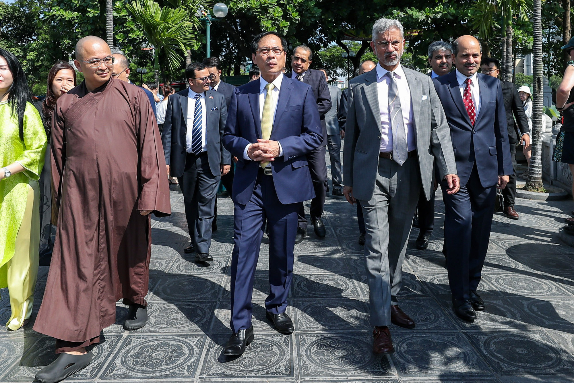 La Pagoda Tran Quoc, primera parada del canciller indio en su visita a Vietnam