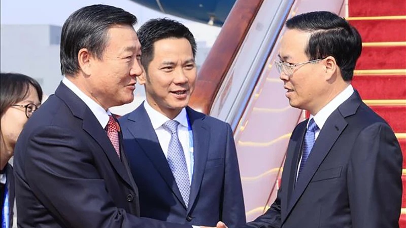 El presidente Vo Van Thuong inicia su visita de trabajo en China