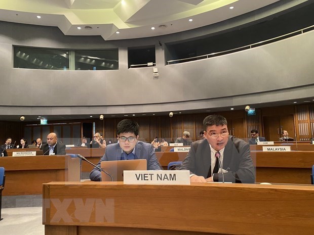 Vietnam se compromete con la transición hacia energía limpia