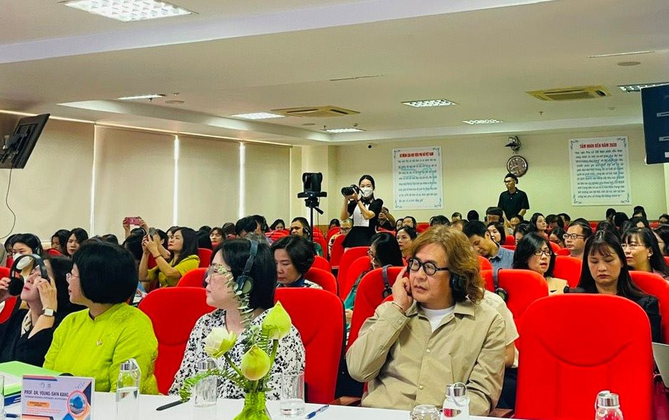 El fenómeno migratorio cambia los roles de las mujeres en la familia