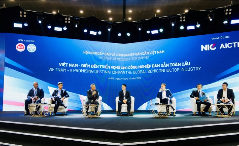 Cumbre de la Industria de Semiconductores en Vietnam
