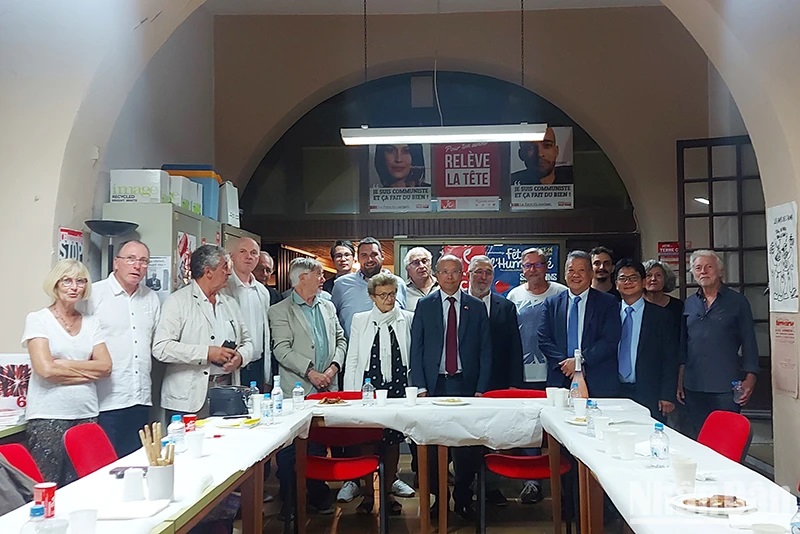 Vietnam busca fomentar la cooperación multifacética con Córcega Francia