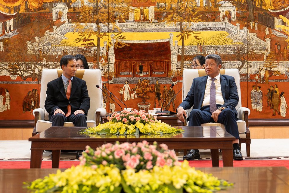 Una empresa surcoreana busca cooperar con Hanói en el tratamiento de residuos