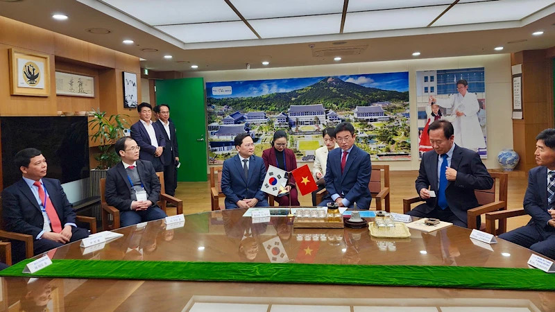 La provincia de Bac Ninh refuerza la cooperación económica y en materia de inversiones con socios surcoreanos