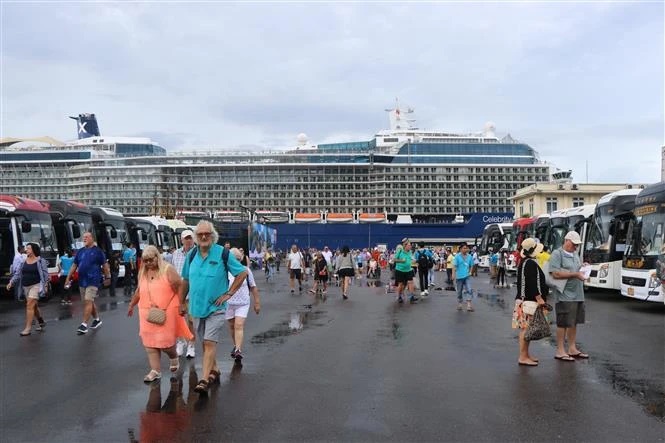 Thua Thien-Hue el puerto de Chan May recibe a más de 3000 turistas de cruceros