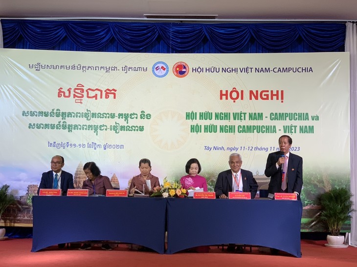 Promover de forma integral las relaciones entre Vietnam y Camboya