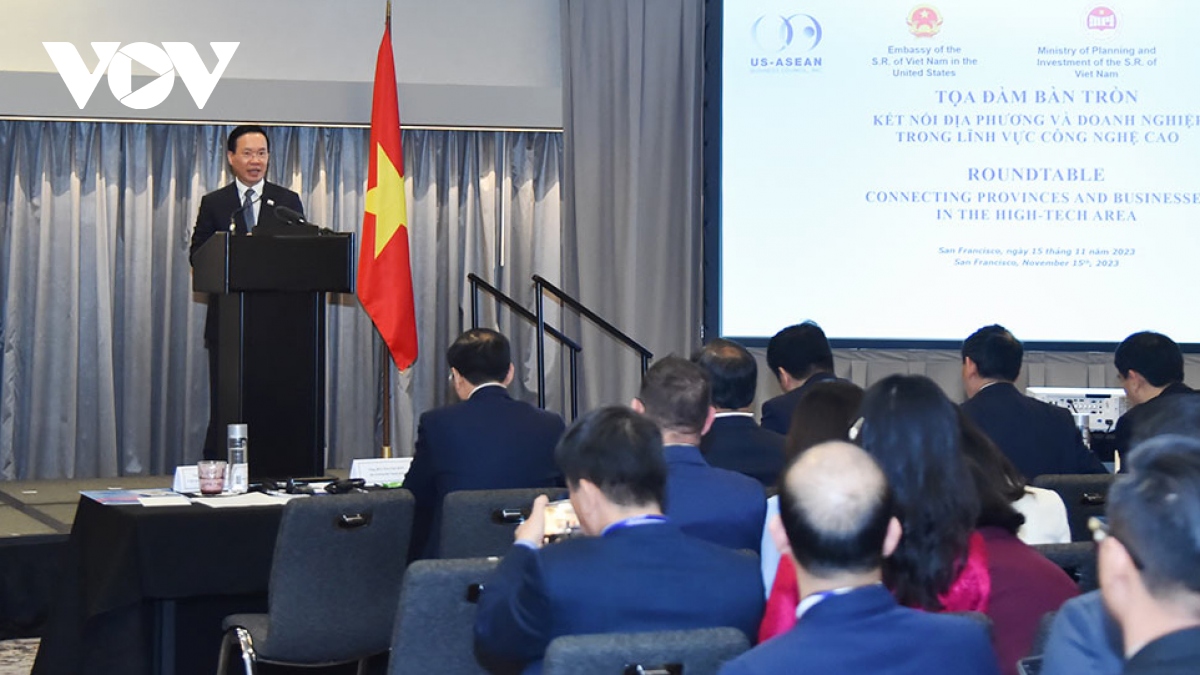 Presidente Vo Van Thuong reitera que Vietnam prioriza resolver las inconveniencias para los inversores