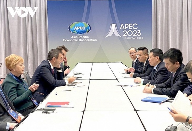 Ministro de Finanzas de Vietnam sostiene reuniones con homólogos de Australia, Japón y Singapur