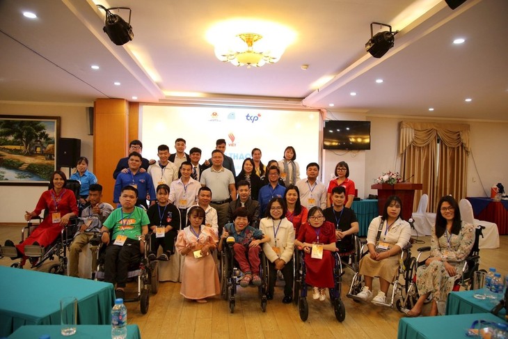 Homenaje a 35 jóvenes discapacitados sobresalientes de Vietnam