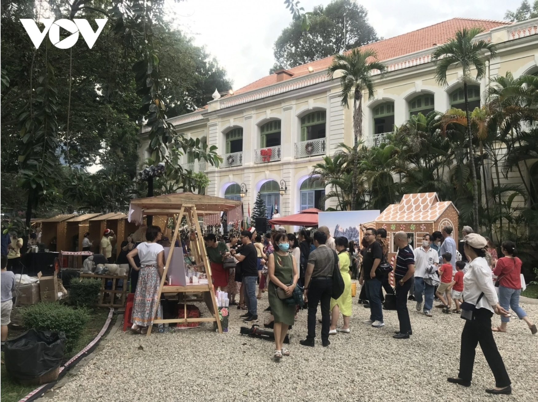 La primera feria navideña europea en la Ciudad Ho Chi Minh