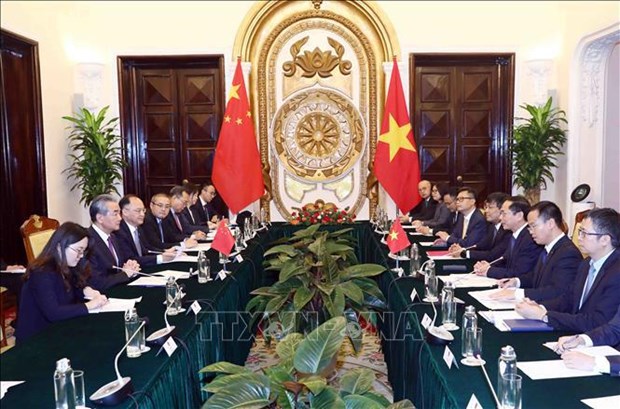 Canciller vietnamita sostiene conversaciones con su homólogo chino
