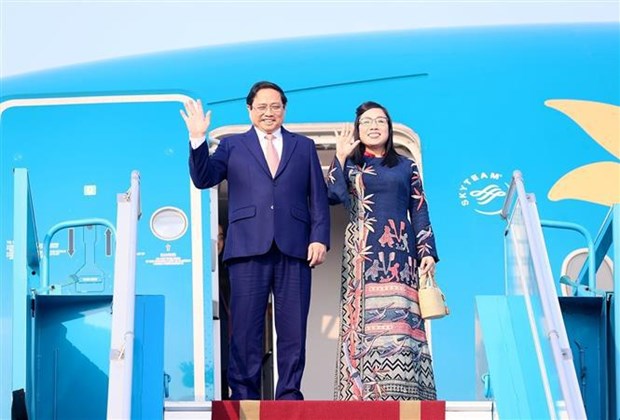 Premier parte de Hanoi para asistir a COP28 y visitar Turquía