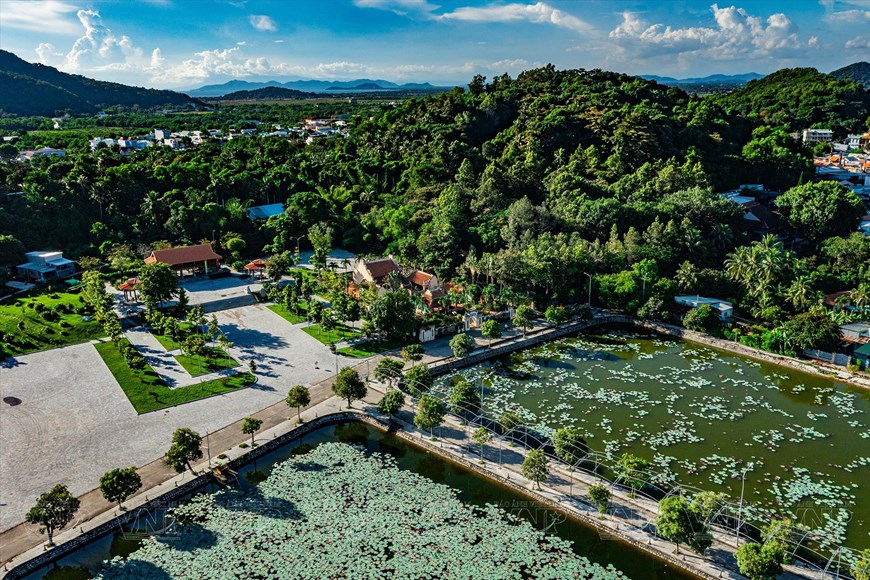 Mausoleo de Mac Cuu, destino cultural e histórico impresionante en Ha Tien