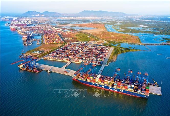 Vietnam impulsa la conectividad y el desarrollo de puertos verdes
