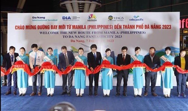 Da Nang da la bienvenida al primer vuelo desde Manila