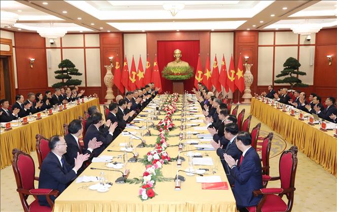La visita de Estado de Xi Jinping a Vietnam en el punto de mira de los medios extranjeros