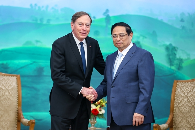 El Primer Ministro de Vietnam recibe al presidente de la firma de inversión estadounidense KKR