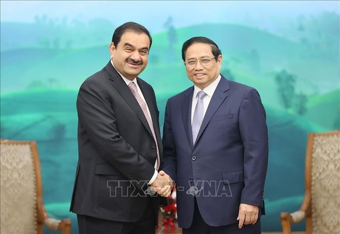 Grupo indio Adani considera invertir diez mil millones de dólares en Vietnam