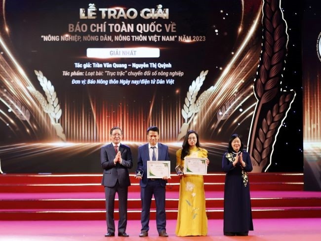 Entregan premios a 26 obras periodísticas sobre agricultura, campo y campesinado