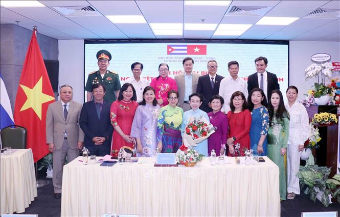 Vietnam y Cuba promueven las relaciones bilaterales a través de actividades diplomáticas