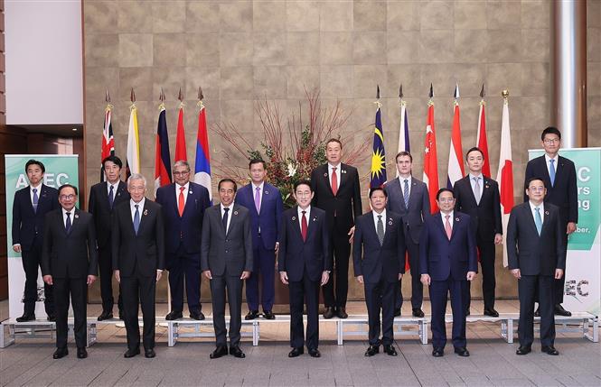 Premier vietnamita asiste a Conferencia de Comunidad de Emisiones Cero de Asia
