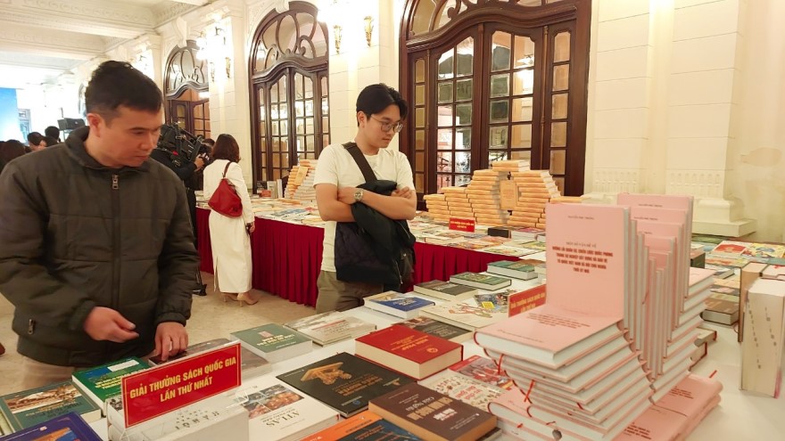 Publicación de libros electrónicos en Vietnam supera meta para 2023