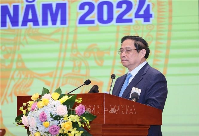 Sector bancario debe desempeñar bien su papel como elemento vital de la economía, afirma Primer Ministro de Vietnam