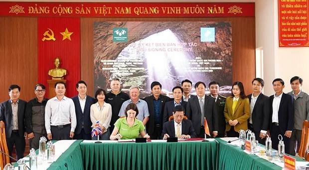 Impulsan cooperación Vietnam - Reino Unido en turismo de exploración de cuevas