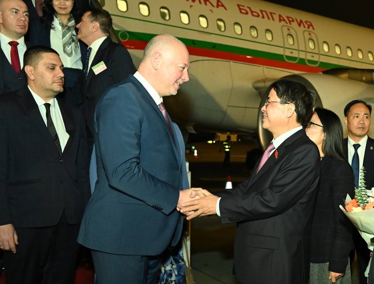 Titular del Parlamento búlgaro inicia su visita oficial a Vietnam