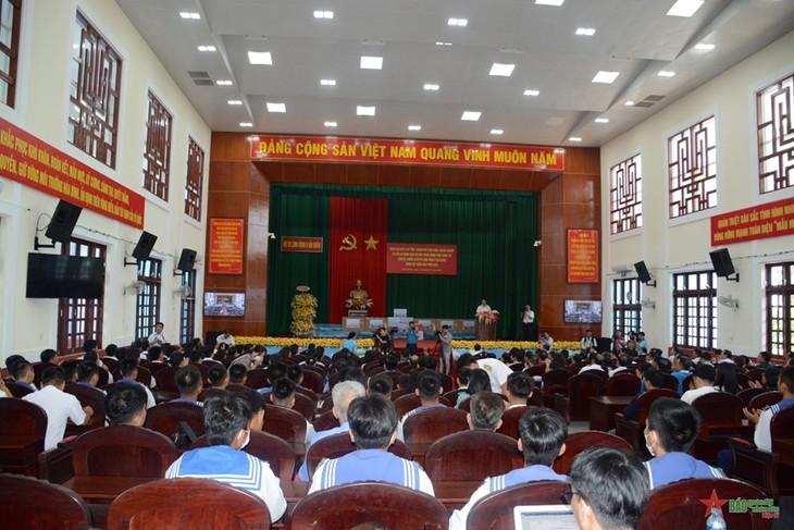 Delegaciones de la Región Naval 5 visitan a soldados y compatriotas en islas del suroeste del país